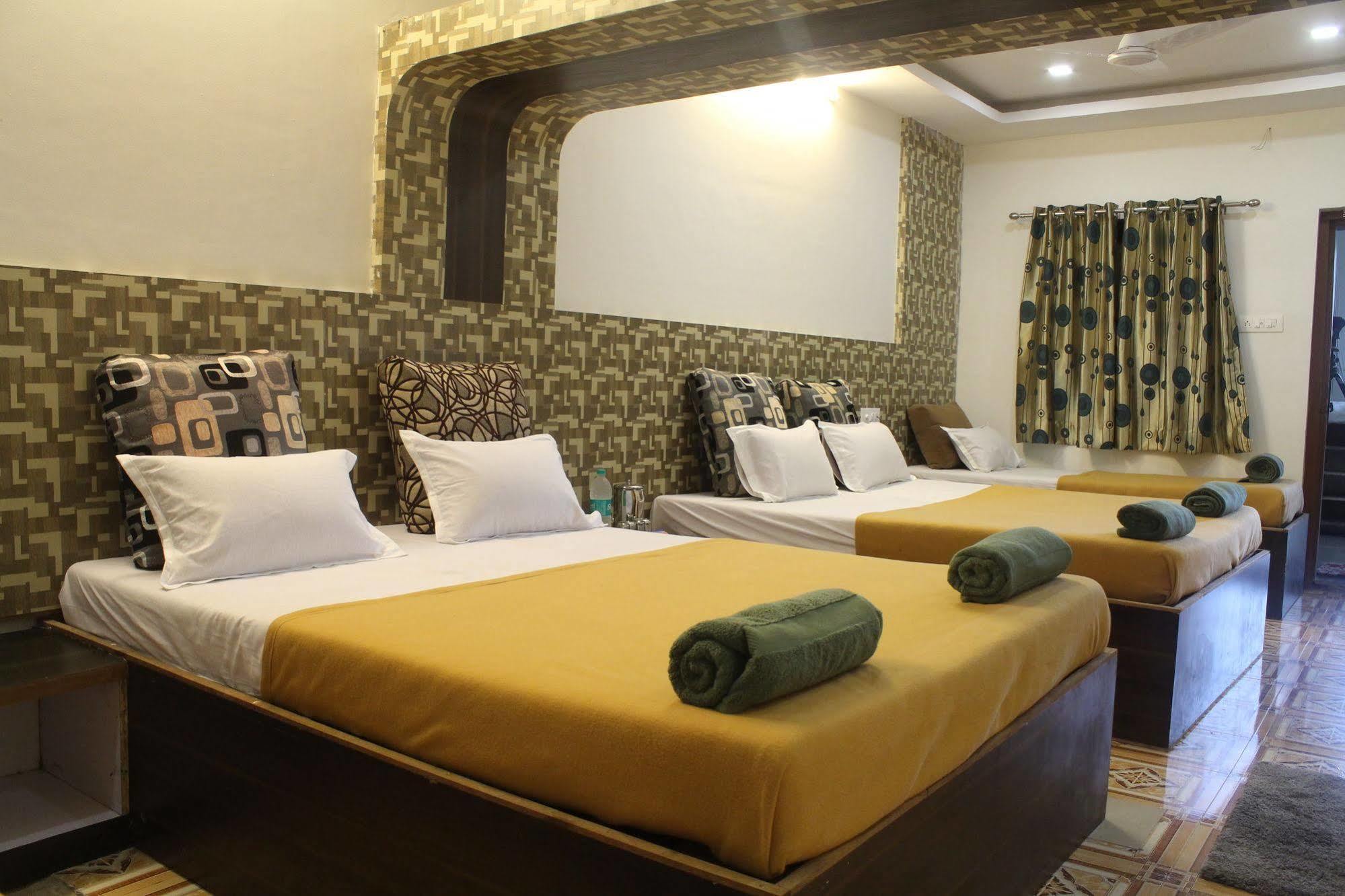 Hotel Malhar Palace Shirdi Buitenkant foto