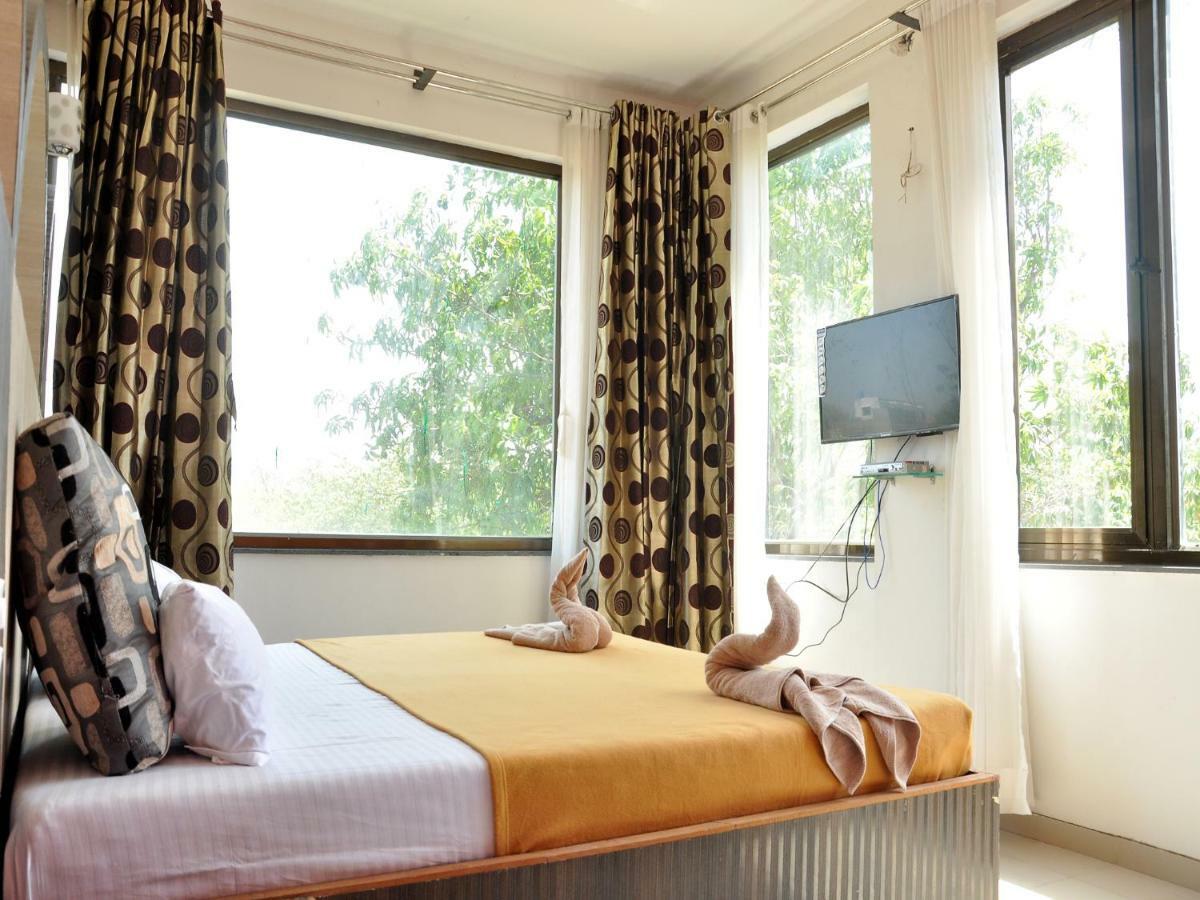 Hotel Malhar Palace Shirdi Buitenkant foto