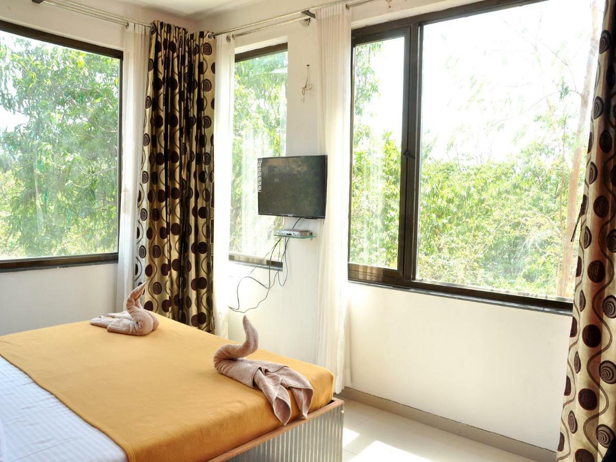Hotel Malhar Palace Shirdi Buitenkant foto