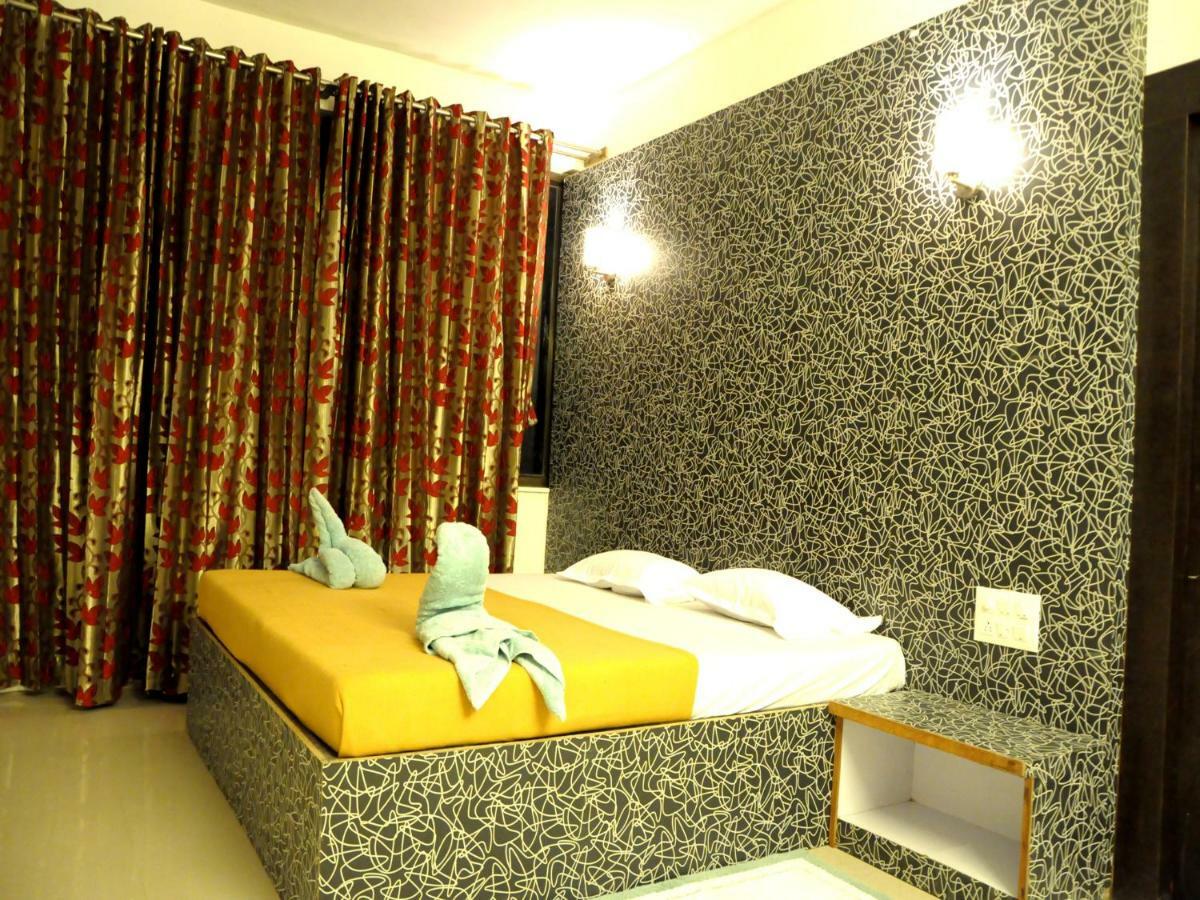 Hotel Malhar Palace Shirdi Buitenkant foto