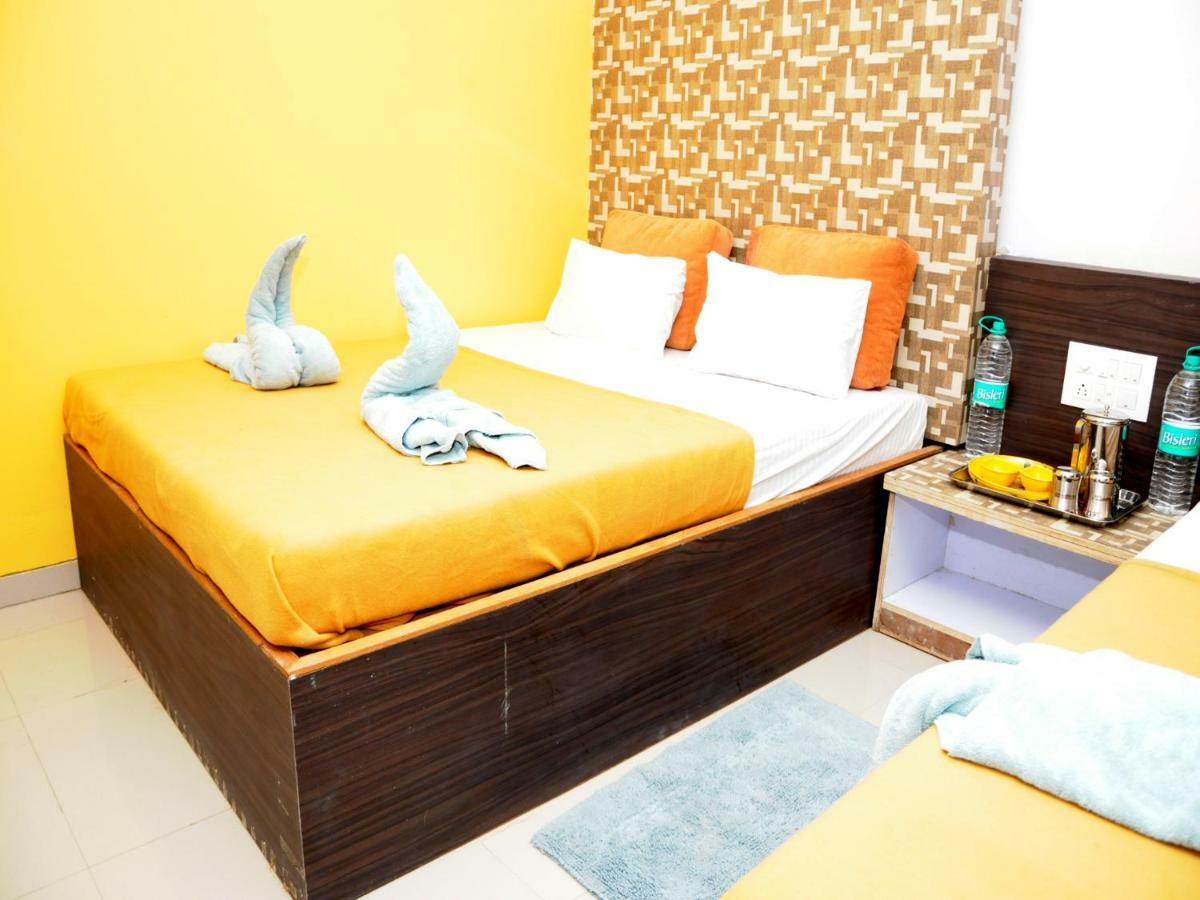 Hotel Malhar Palace Shirdi Buitenkant foto